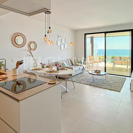 Amazing In Front Of The Sea - Splendid Apartment